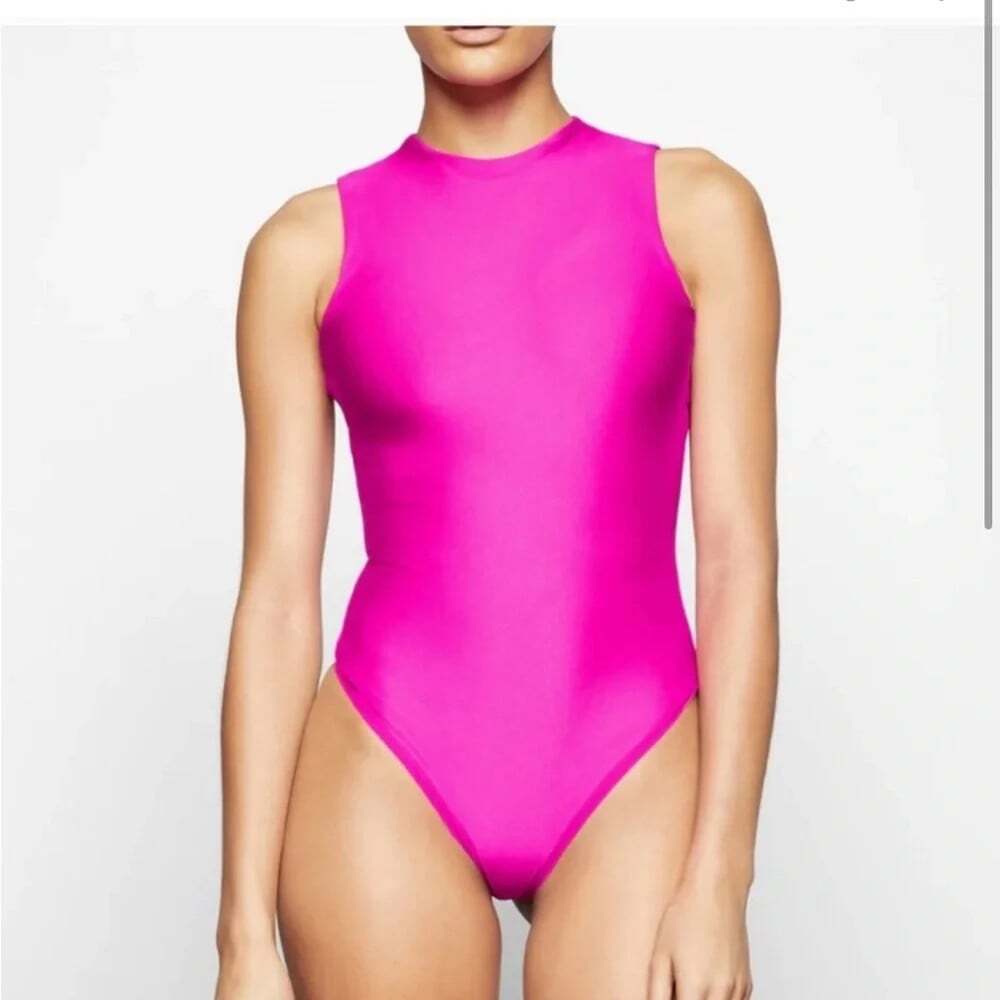 Skims Disco Mock Neck Bodysuit Size XL Hot Pink Barbie Dopamine Dressing
